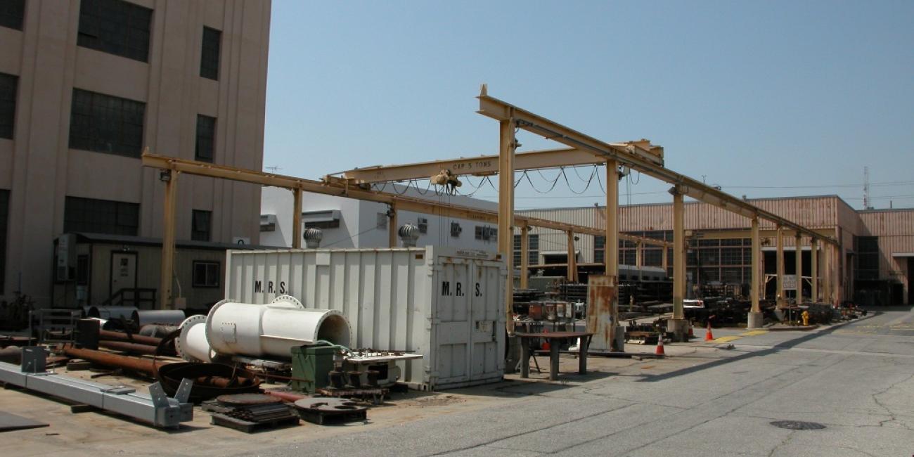 Main Street, Bridge Crane