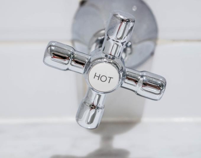 Hot water faucet valve